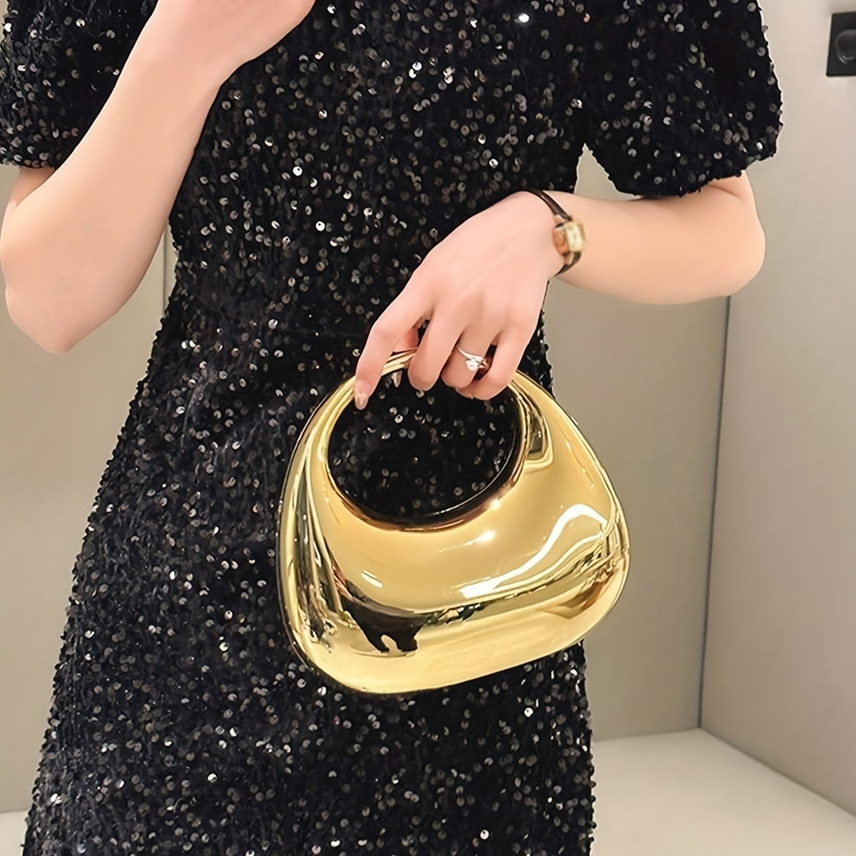 FOREVER MIYIN Women's Elegant Crossbody Bag - Glossy Golden Purse with Kiss Lock Closure, Durable Acrylic Evening Handbag & Chain Strap for Parties, Everyday, Formal Events - Luxury Clutch Wallet Replacement, Party Accessory,